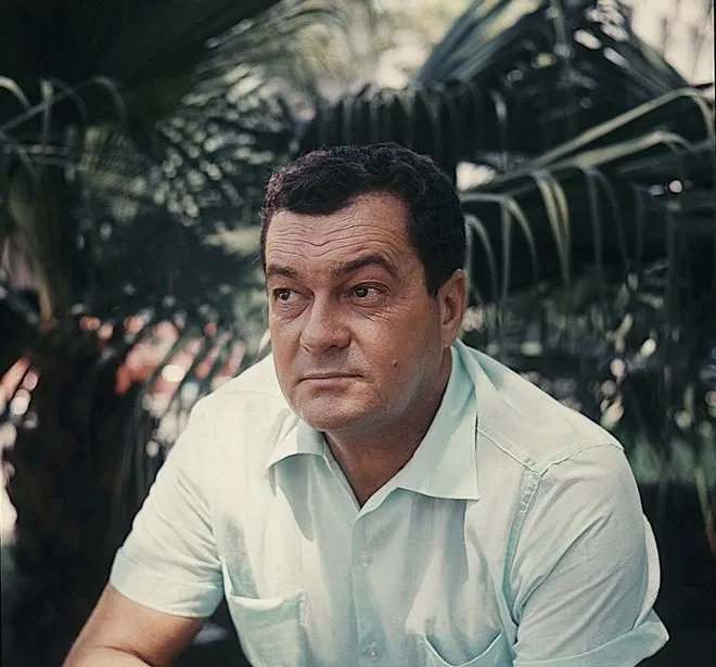 Chân dung tác giả người Brazil (Ảnh: Internet) Chân dung tác giả người Brazil (Ảnh: Internet)