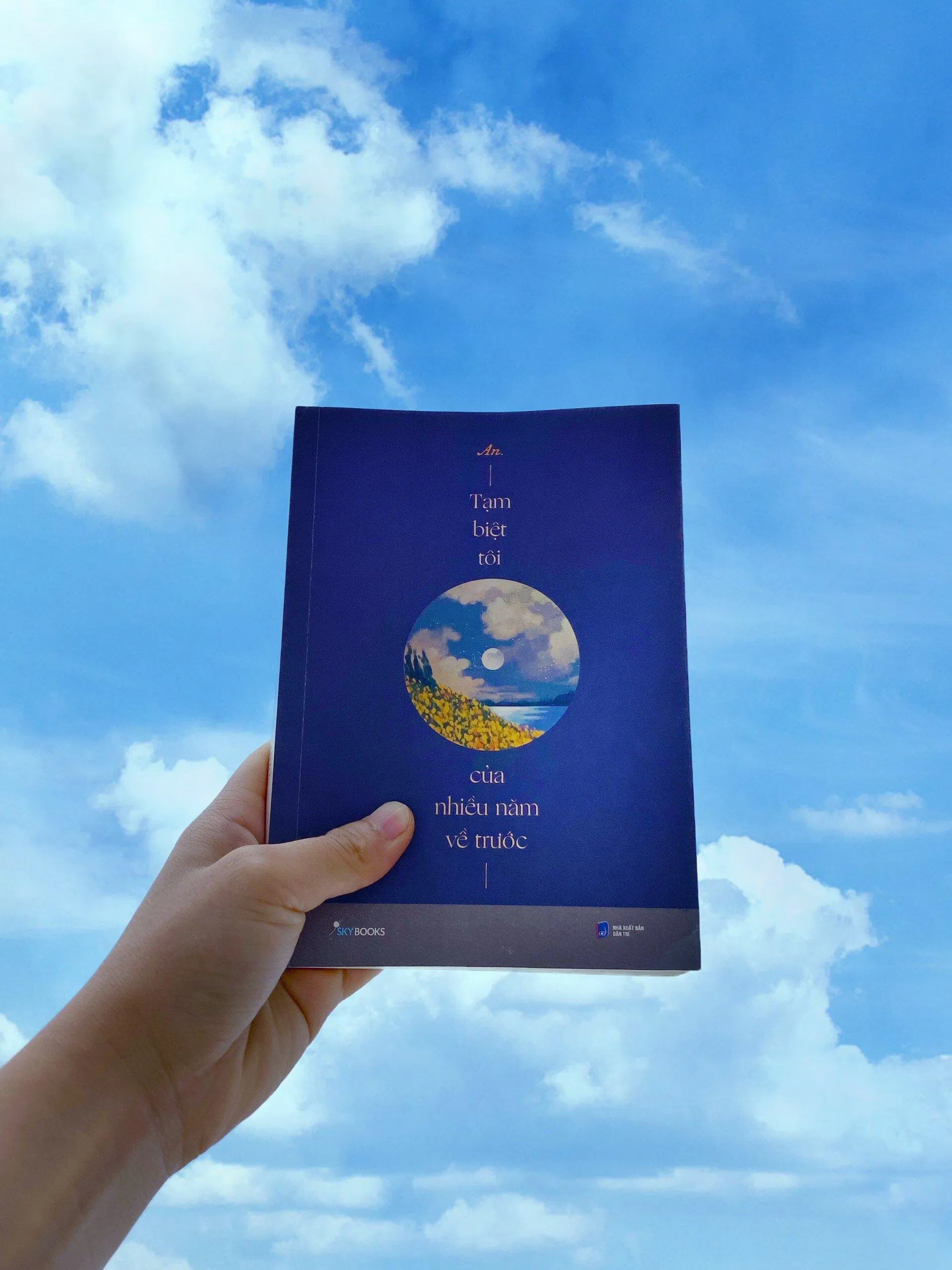 Bìa cuốn sách Tạm biệt tôi của nhiều năm về trước. (Nguồn: BlogAnChoi)