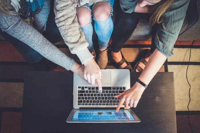 Tìm kiếm cơ hội thiện nguyện online (Ảnh: Internet) Tìm kiếm cơ hội thiện nguyện online (Ảnh: Internet)