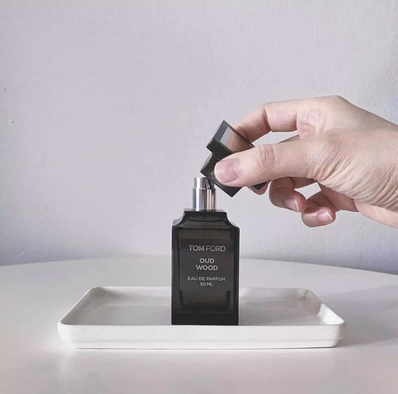 Nước hoa mùi gỗ Tom Ford Oud Wood với thiết kế lạ mắt (Nguồn: Internet) Nước hoa mùi gỗ Tom Ford Oud Wood với thiết kế lạ mắt (Nguồn: Internet)