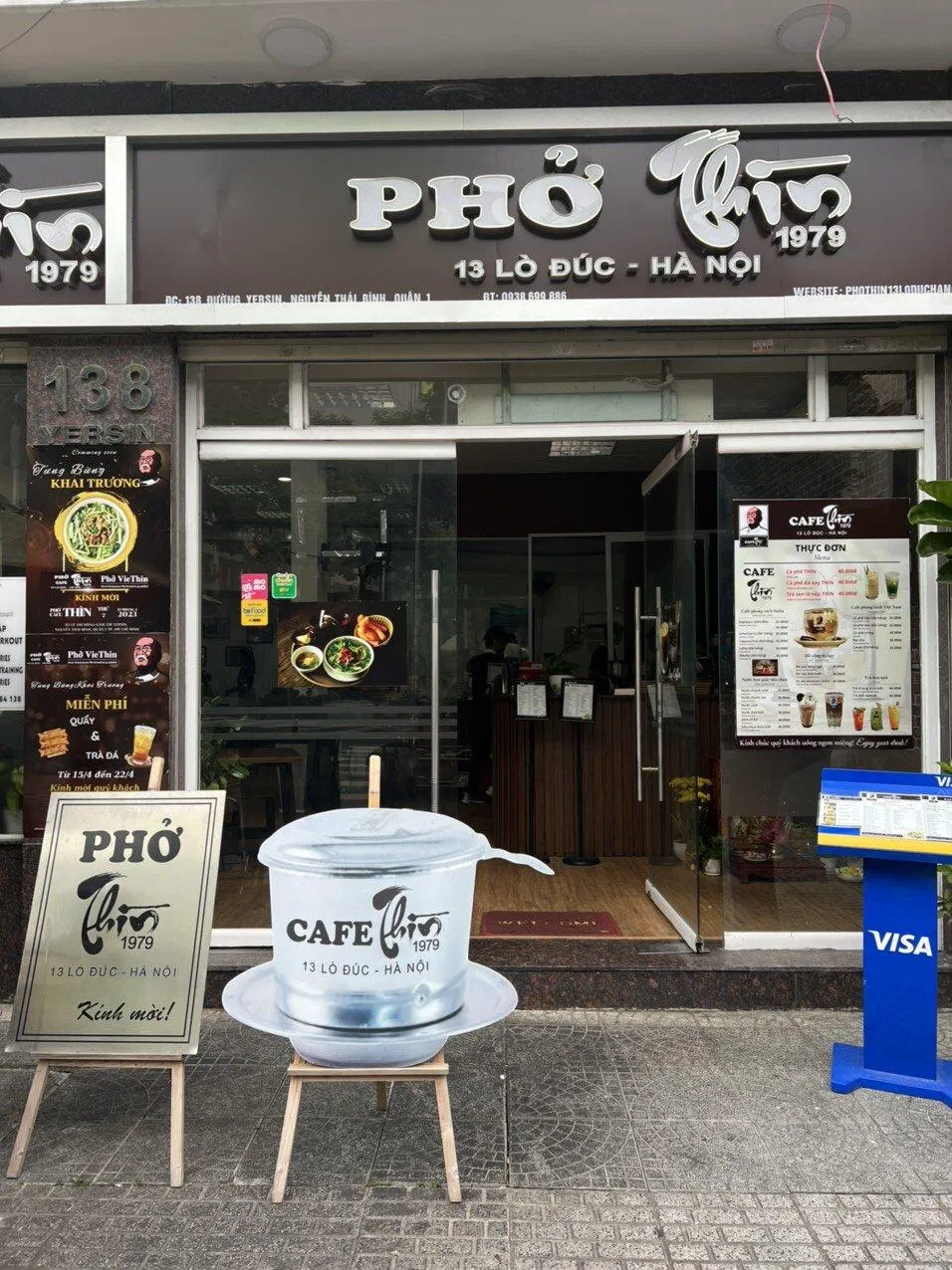 Phở Thìn trứ danh Hà Nội đã có mặt tại Sài Gòn với 2 chi nhánh tại 138 Yersin, Nguyễn Thái Bình, Quận 1 và Vinhomes Grand Park, Nguyễn Xiển, Long Thạnh Mỹ, TP Thu Đức.