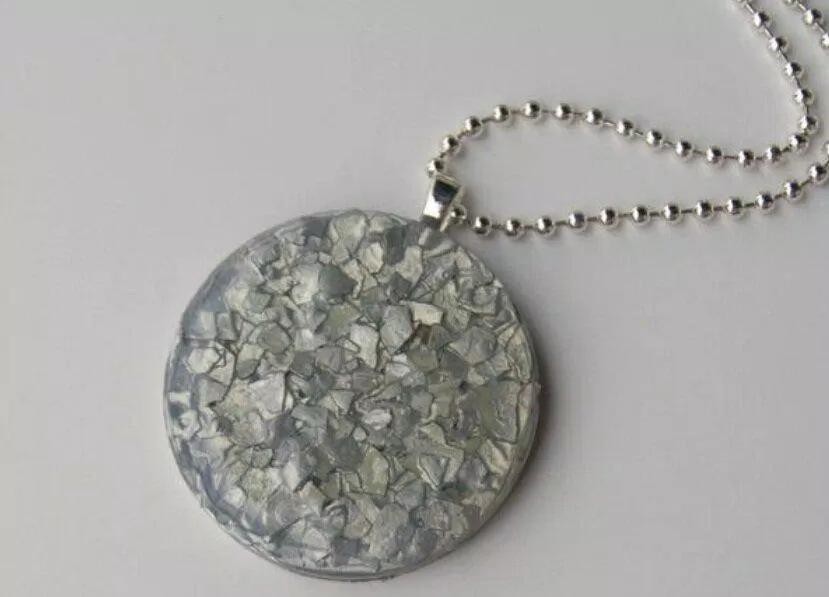 Mặt dây chuyền nhìn rất phong cách đấy chứ (Nguồn: Internet) Mặt dây chuyền nhìn rất phong cách đấy chứ (Nguồn: Internet)