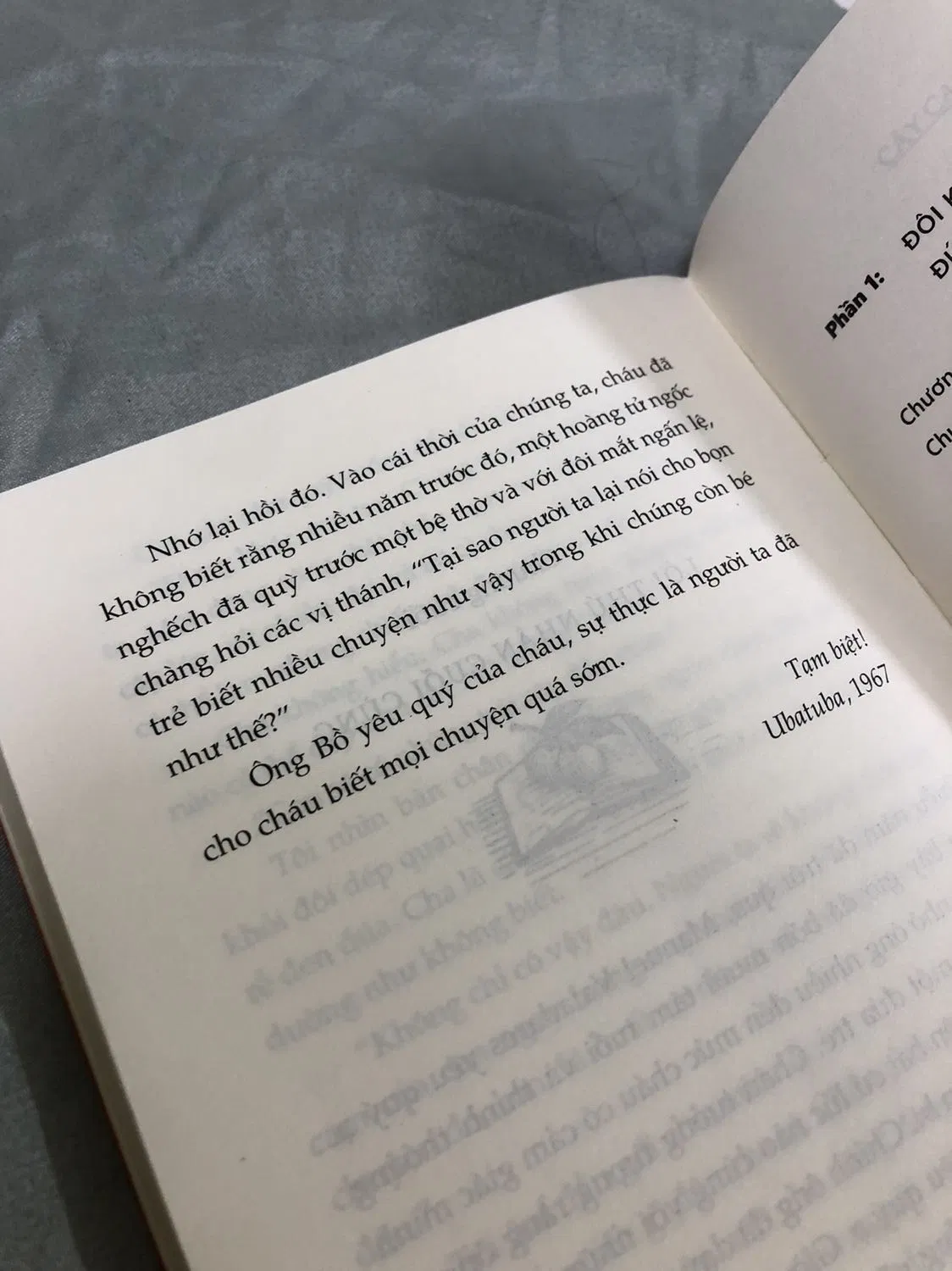 Một cậu bé buộc phải trưởng thành trước tuổi. (Nguồn: Tiki)