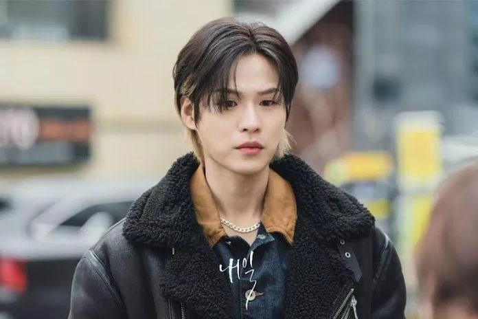 Yoon Ji On - Thần chết kỳ quặc nhưng lại quyến rũ chết người trong Tomorrow bộ phim chết người diễn viên Kim Hee Sun Lee Soo Hyuk Mr. Sunshine phim Hàn hay phim Hàn Quốc phim Tomorrow 2022 quyến rũ Rowoon (SF9) thần chết tử tù Yoon Ji On