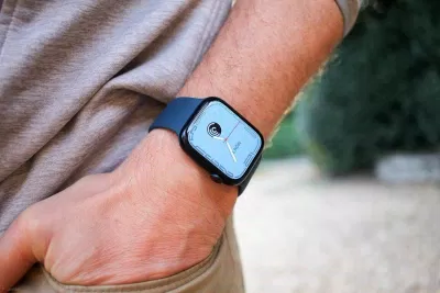 Apple Watch Series 7 khi đeo trên tay (Ảnh: Internet).