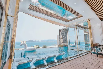 Bể bơi khách sạn với "chiếc view" cực đỉnh (Ảnh: chintl). Bể bơi khách sạn với "chiếc view" cực đỉnh (Ảnh: chintl).