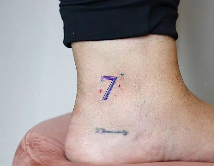 Hình xăm BTS với biểu tượng số 7. (Ảnh: Internet)