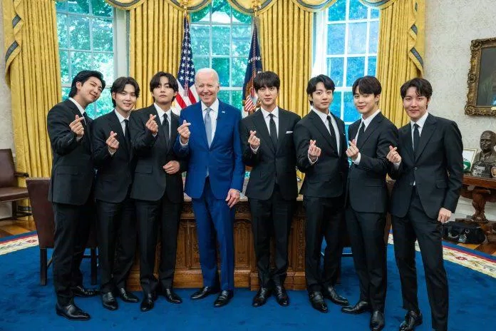BTS cùng Tổng thống Mỹ Joe Biden (Nguồn: Internet)