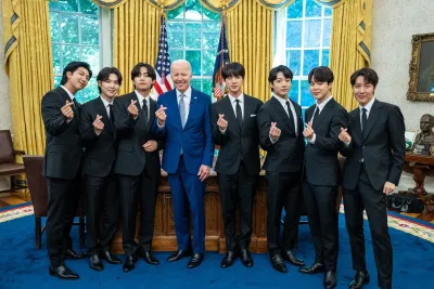 BTS cùng Tổng thống Mỹ Joe Biden (Nguồn: Internet)