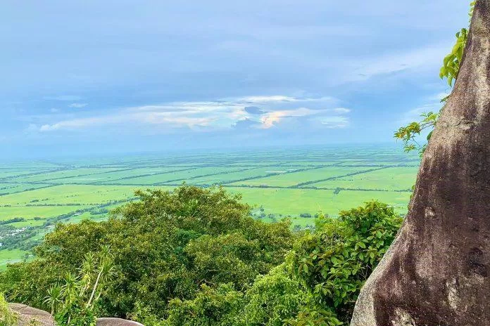 Cảnh đẹp tại núi Cô Tô (ảnh: Trường Vũ Trần)