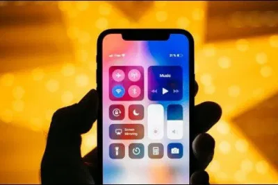 Trung tâm điều khiển của iPhone (Nguồn: Internet) Trung tâm điều khiển của iPhone (Nguồn: Internet)