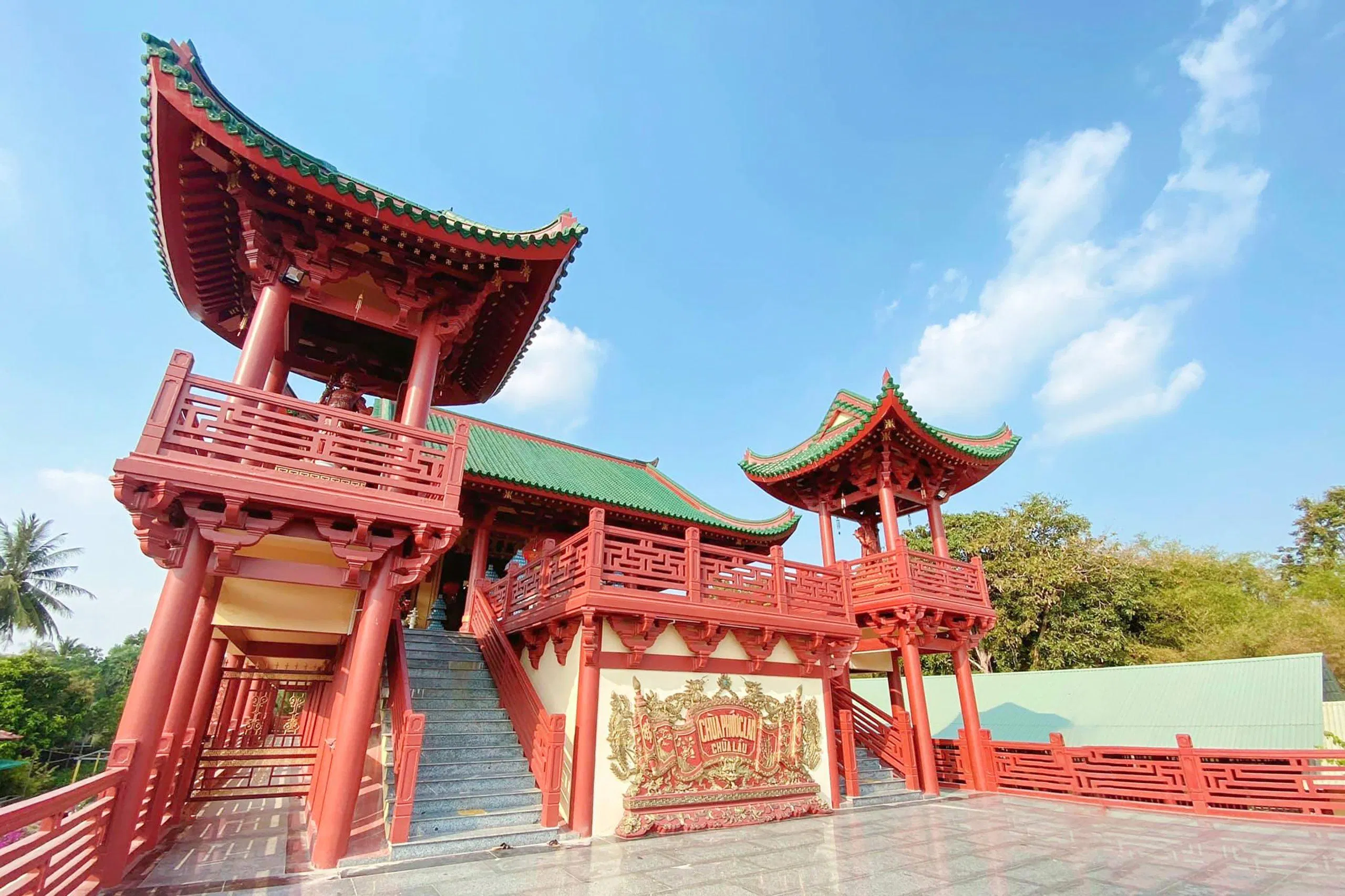 Chùa Lầu (ảnh: Trường Vũ Trần)