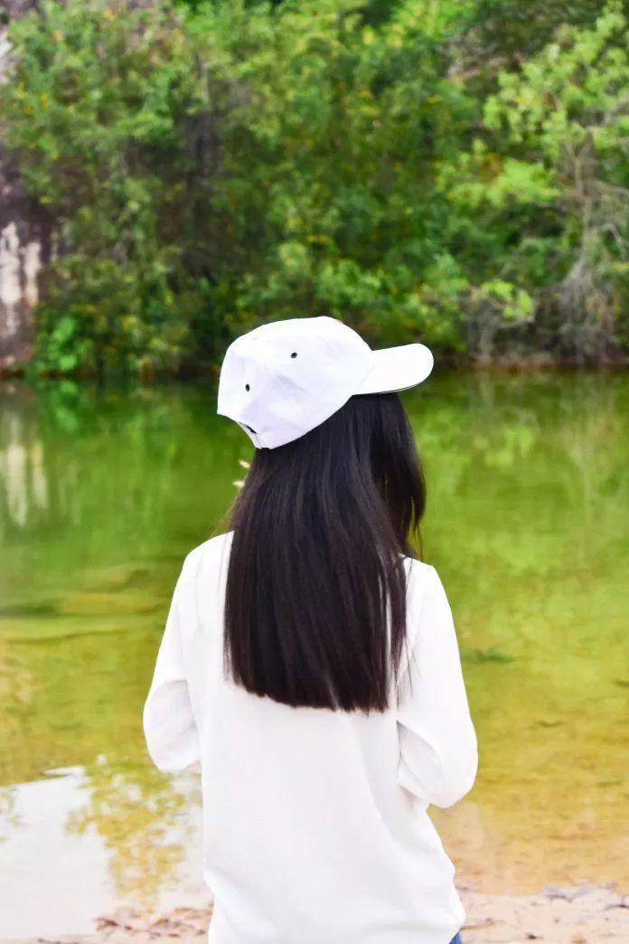 Chụp ảnh tại hồ Tà Pạ (ảnh: Trường Vũ Trần)