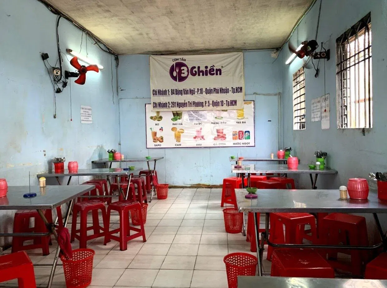 Không gian bên trong quán Cơm Tấm Ba Nghiền. (Ảnh: Internet)