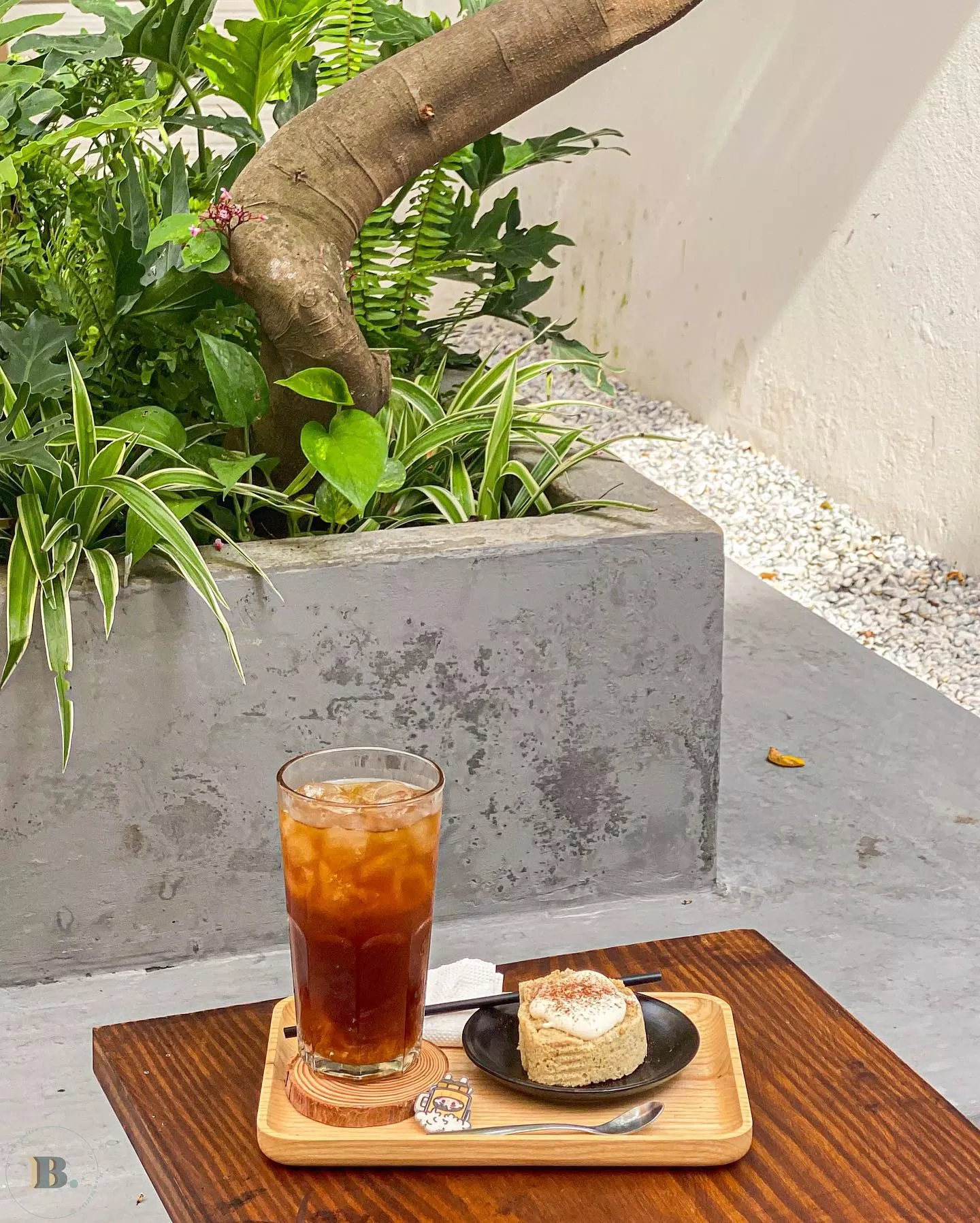 Trà đào và bánh cuộn socola (Nguồn: Be My Coffee) Trà đào và bánh cuộn socola (Nguồn: Be My Coffee)