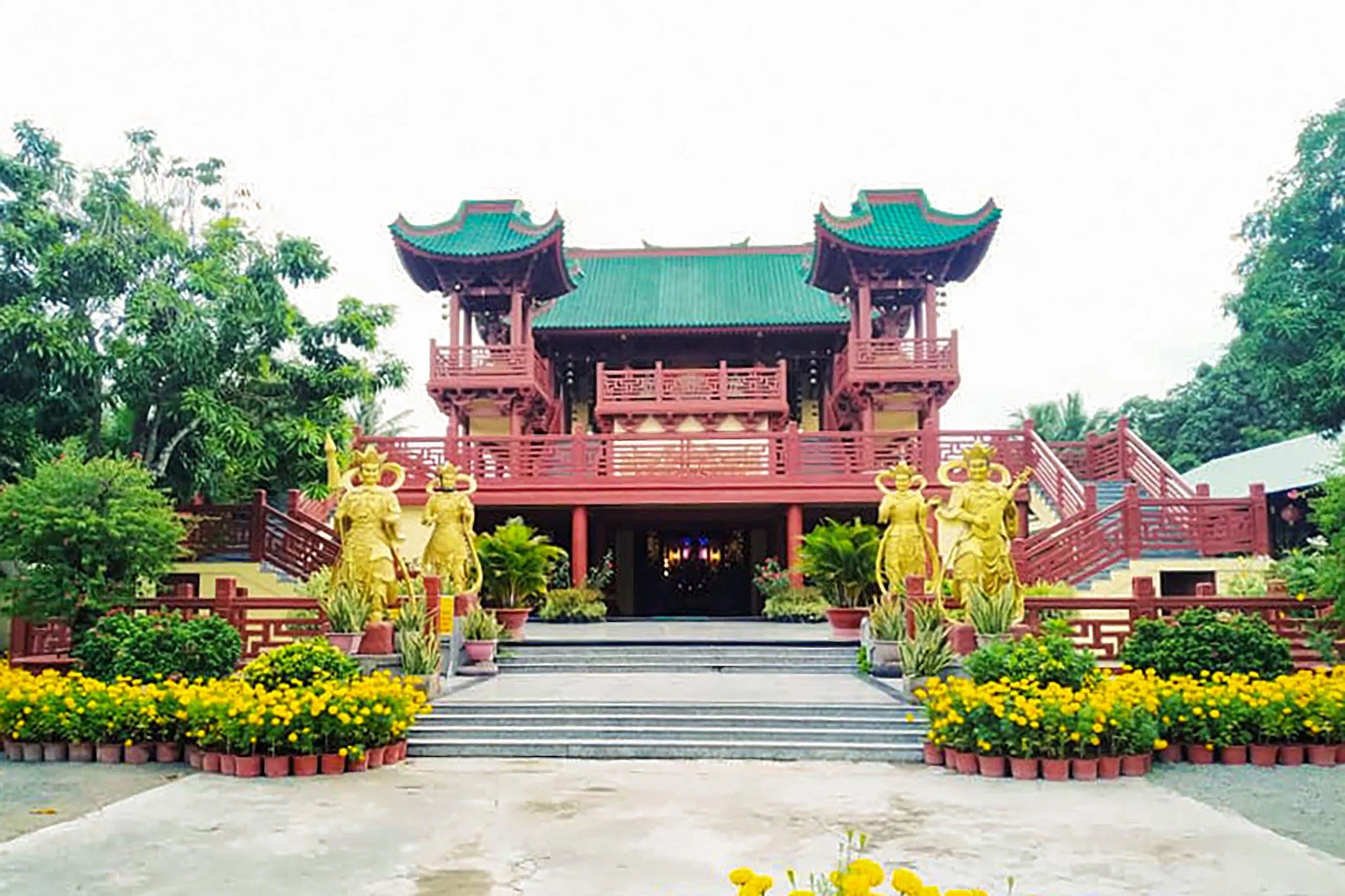 Cảnh chùa Lầu (ảnh: Trường Vũ Trần)