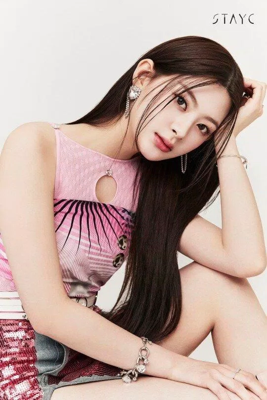 Seeun (STAYC) thần tượng K-Pop xuất hiện trên Quảng cáo trước khi ra mắt. (Nguồn: Internet)
