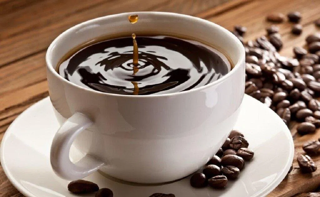 Những "con nghiện cafe" ngày nào cũng phải uống cafe mới có sức sống (Ảnh: Internet).