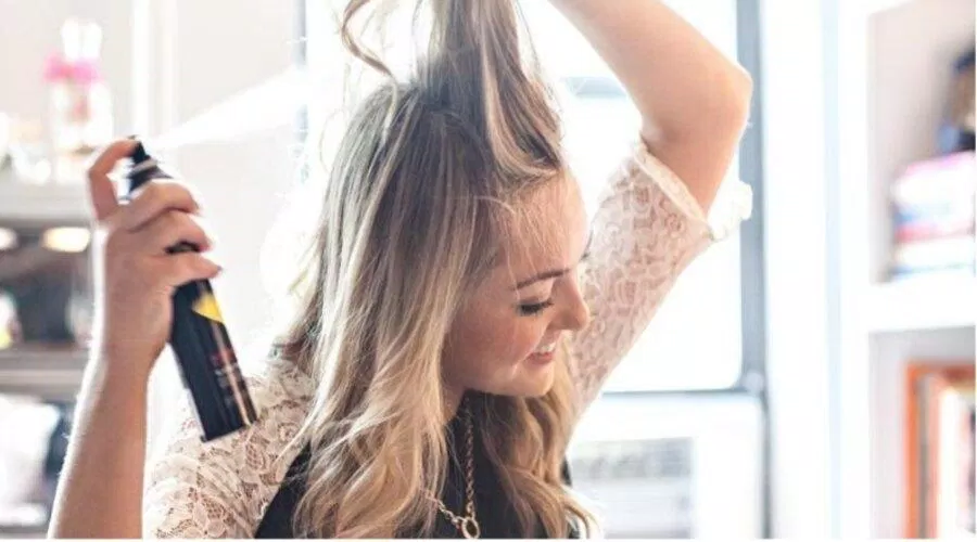 Gội đầu ngay sau khi bơi sẽ bảo vệ tóc tốt hơn (Ảnh: Internet)