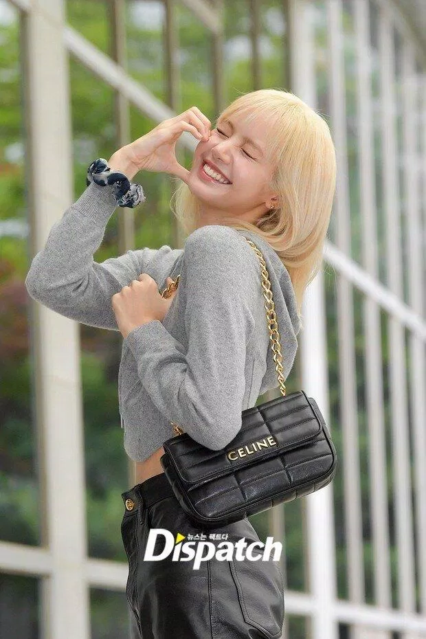 V BTS, Lisa BLACKPINK và Park Bo Gum xuất hiện cực cháy tại Celine Men Show S/S 2023 CELINE Celine Men Show S S 2023 CELINE Show Lisa Lisa BlackPink Park Bo Gum V V (BTS) V BTS