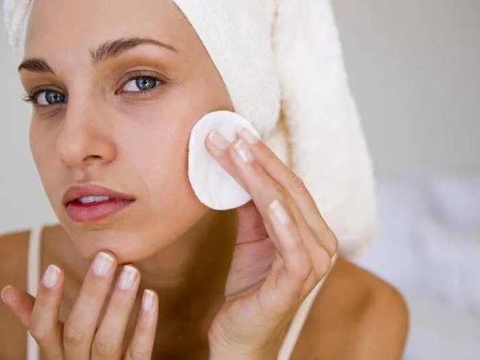 Tẩy trang là nền tảng để làm sạch da Tẩy trang là nền tảng để làm sạch da