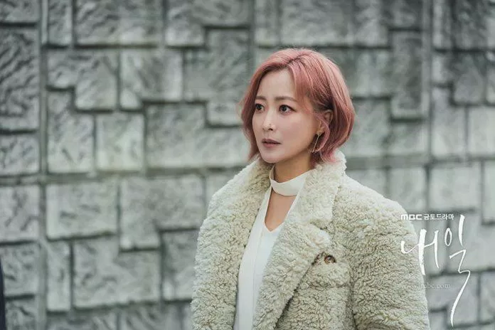 Chị đại Seon Hee với tóc hồng trong "Tomorrow" (Ảnh: Internet)