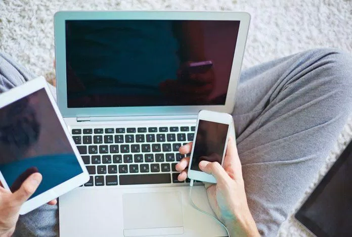 Nghiện công nghệ làm thay đổi hành vi của con người (Nguồn: Internet) Nghiện công nghệ làm thay đổi hành vi của con người (Nguồn: Internet)