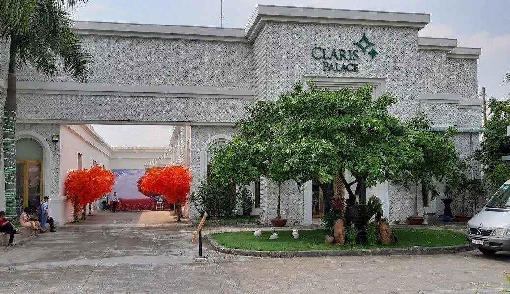 Không gian bên ngoài của trung tâm tiệc cưới. (Ảnh: Internet)