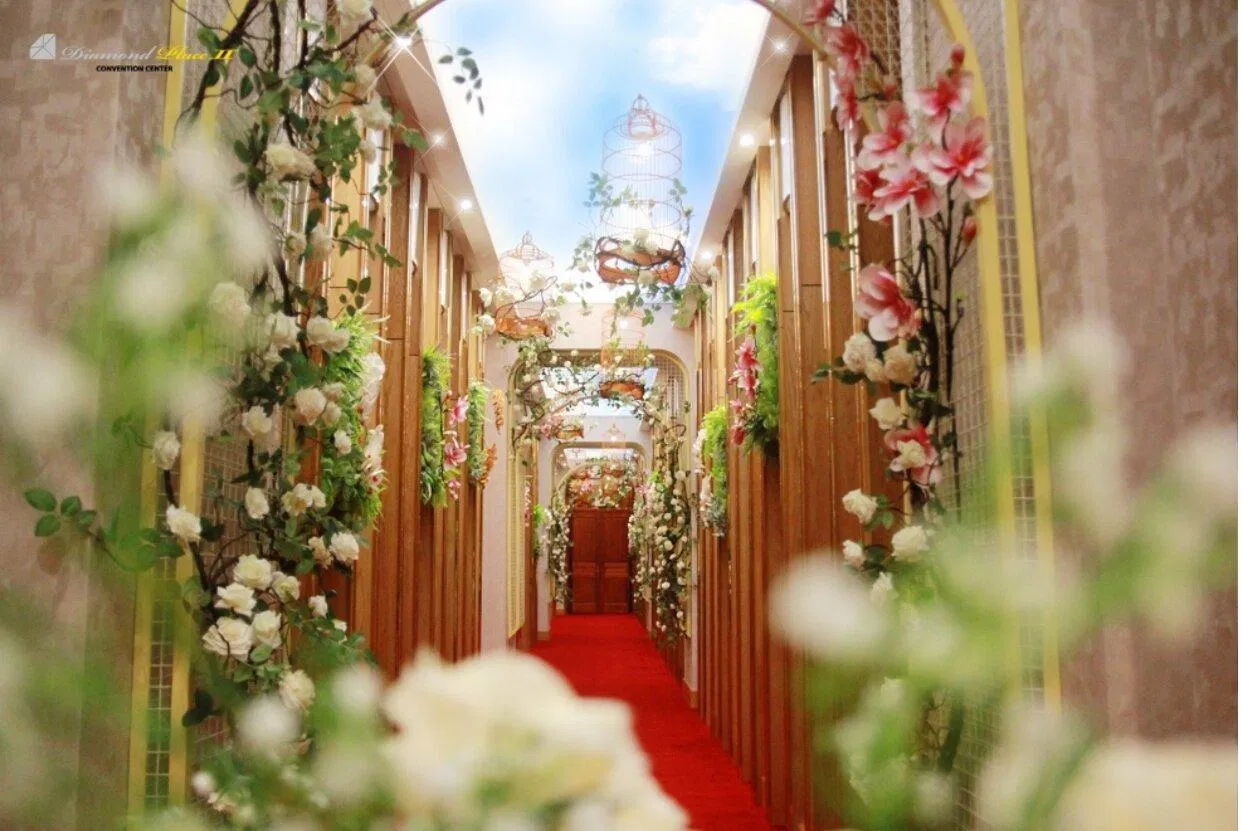 Lễ đường hoa lãng mạn của trung tâm tiệc cưới.(Ảnh: Internet)