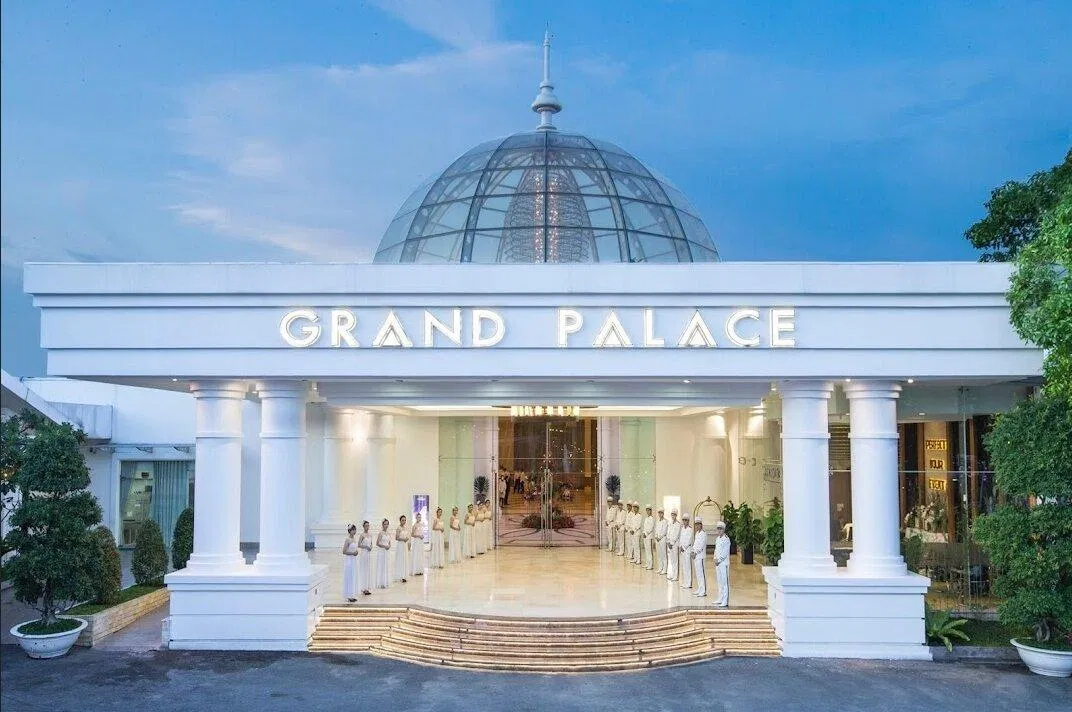 Top 15 nhà hàng tiệc cưới bình dân ở Sài Gòn, mùa cưới đến rồi các cặp đôi tìm hiểu ngay thôi! bình dân bình thạnh cặp đôi Grand Palace Wedding Convention KALINA Wedding Events Nam Bộ nhà hàng Nhà hàng tiệc cưới Aqua Palace Nhà Hàng Tiệc Cưới Bách Việt nhà hàng tiệc cưới bình dân Nhà Hàng Tiệc Cưới Nam Bộ quận 1 quận 10 quận 3 Quận Bình Thạnh quận phú nhuận Quận Tân Bình Queen Plaza Kỳ Hoà Queen Plaza Tân Bình Sài Gòn sự kiện thông tin Tòa Nhà Sự Kiện Gala Royale Top 15 Top 15 nhà hàng tiệc cưới bình dân ở Sài Gòn Trung tâm Trung tâm Hội nghị Tiệc cưới 272 Trung Tâm Hội Nghị Tiệc Cưới Capella Parkview Trung Tâm Hội Nghị Tiệc Cưới Claris Palace Trung tâm Hội nghị Tiệc cưới Diamond Place II Trung tâm Hội nghị Tiệc cưới Emerald Trung tâm Hội nghị Tiệc cưới Gala Trung Tâm Hội Nghị Tiệc Cưới Le Jardin