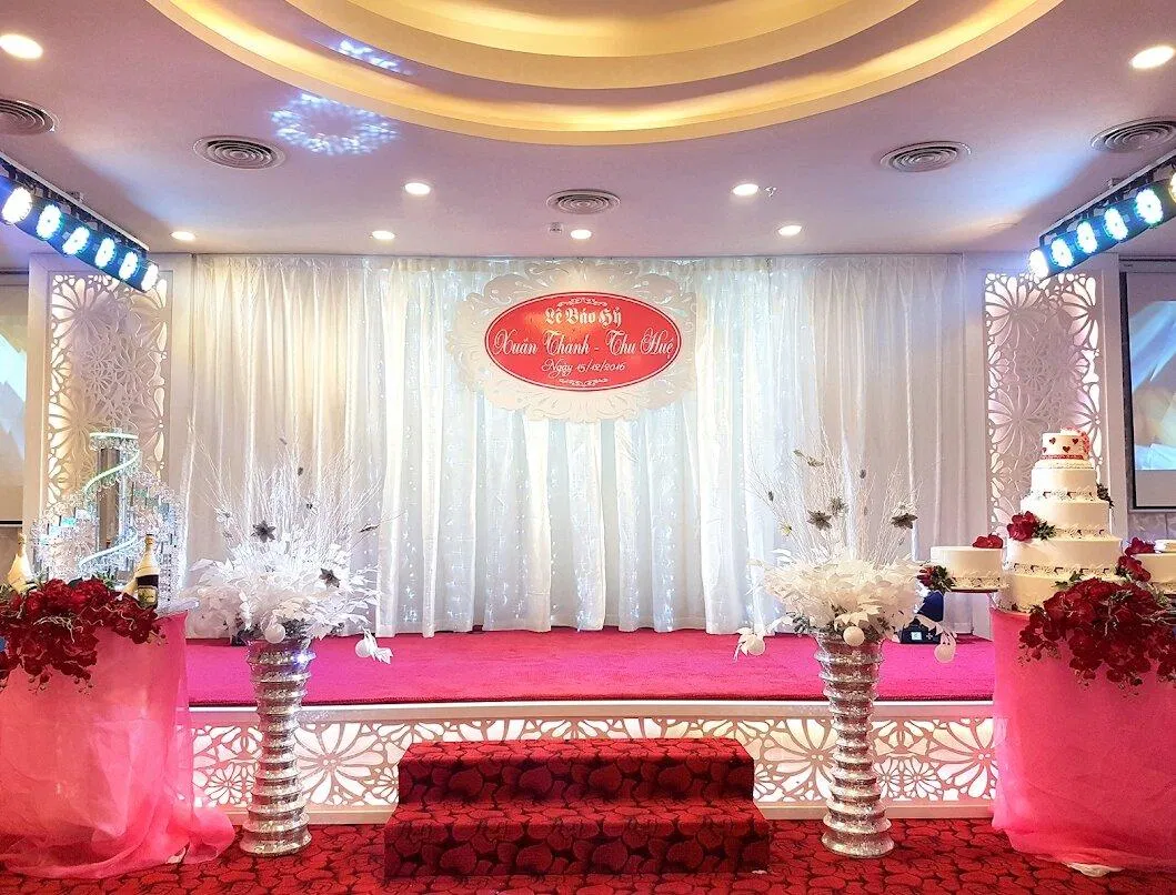 Sân khấu tại sảnh