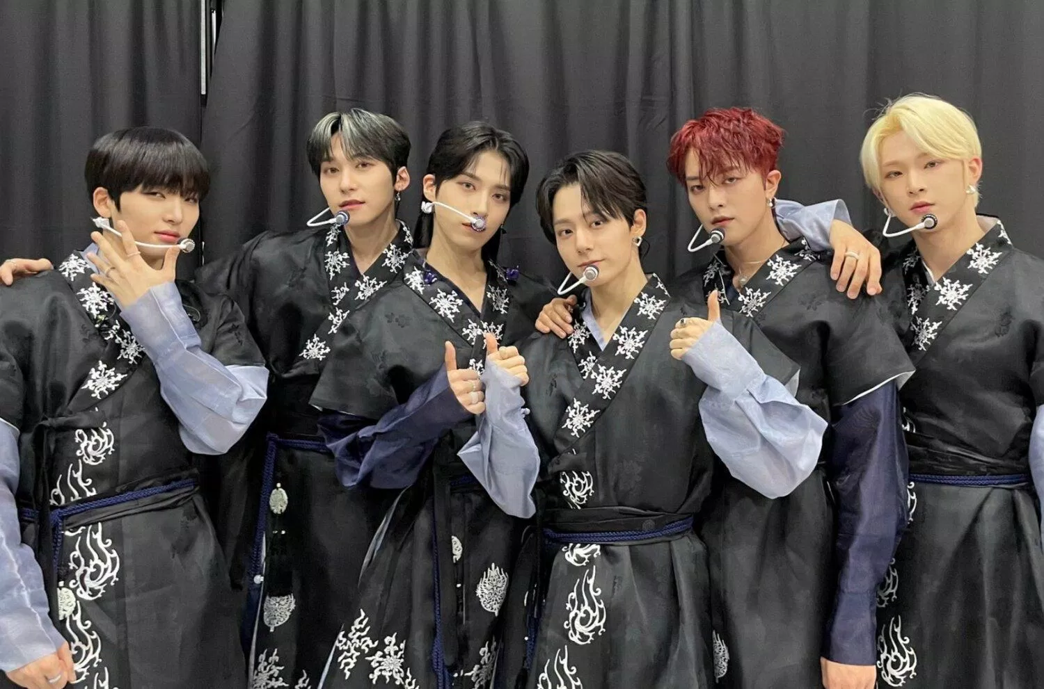 ONEUS trong bộ hanbok quý phái (Ảnh: Internet)