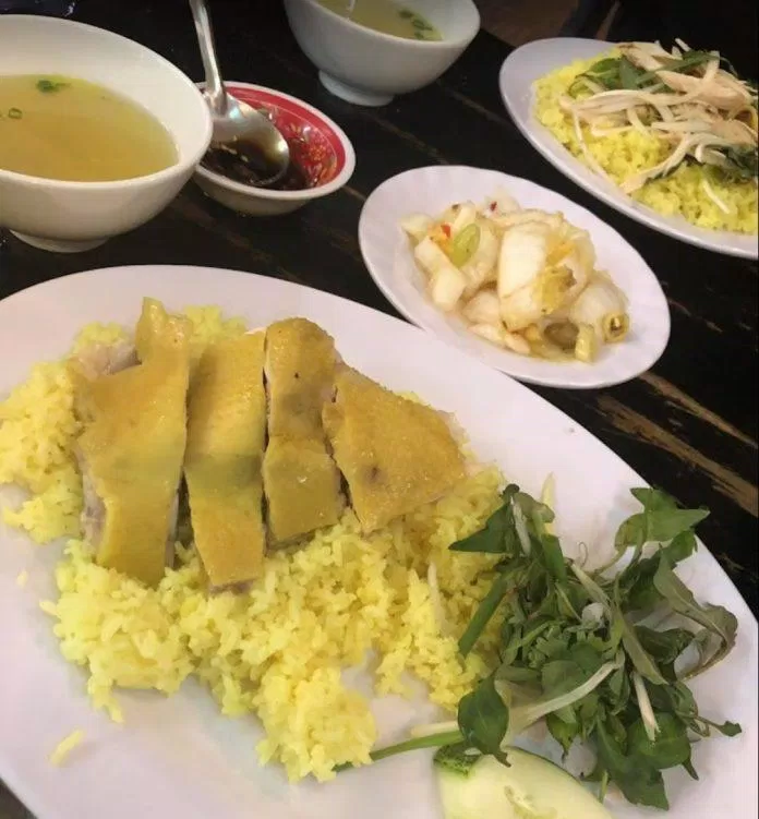 Các món ăn tại Quán cơm gà Hoàng Yến Đà Nẵng (Ảnh Internet)