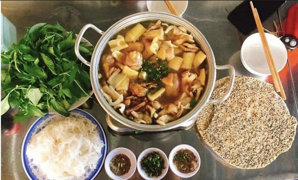 Lẩu gà lá é Tao Ngộ. (ảnh: Internet)