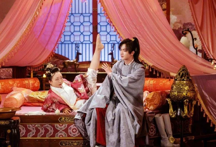 Diễn xuất của dàn diễn viên bị chê là hơi đơ và lố. (Ảnh: Internet)