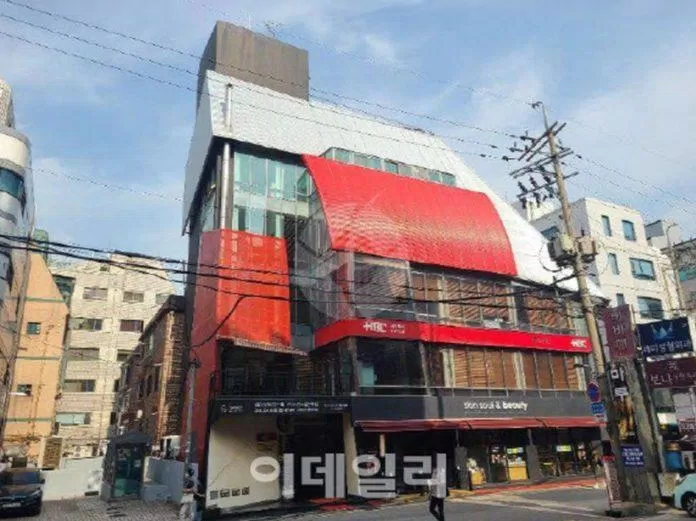 Tòa nhà gần 16 tỉ won của Son Ye Jin ở Sinadong (nguồn: internet).