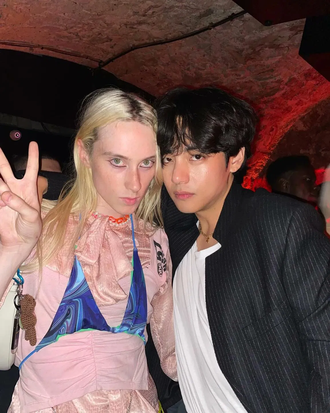 Taehyung cùng người mẫu Angel Prost tại Celine after party (Ảnh: Internet)