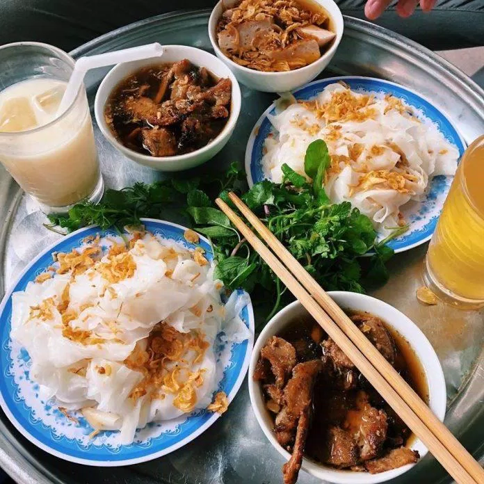 Phở cuốn Bà Hoành vẫn luôn là điểm đến của tín đồ sành ăn Sài Thành (nguồn: internet)