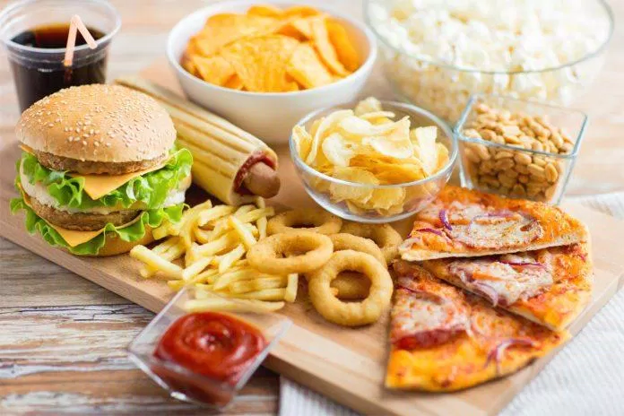 79 Để giảm mùi khó chịu cho cơ thể cần tránh 9 loại thực phẩm này trong ngày hè mới nhất 14 Đồ ăn chứa nhiều dầu mỡ (Nguồn: Internet)