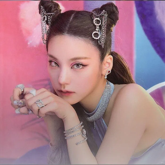 Cô nàng mắt mèo cá tính của ITZY (Ảnh: Internet)