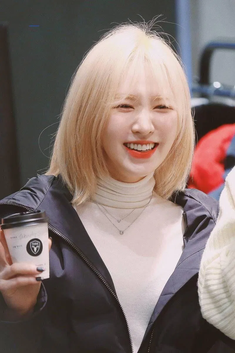 Gọi khả năng hát hò của Wendy (Red Velvet) là cái ghế, bởi vì nó miễn bàn! (Ảnh: Internet) Gọi khả năng hát hò của Wendy (Red Velvet) là cái ghế, bởi vì nó miễn bàn! (Ảnh: Internet)