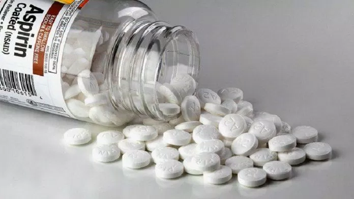 Các thuốc không cần kê đơn như aspirin cũng có tác dụng phụ (Ảnh: Internet).