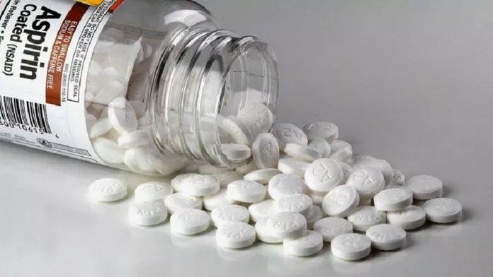Các thuốc không cần kê đơn như aspirin cũng có tác dụng phụ (Ảnh: Internet). Các thuốc không cần kê đơn như aspirin cũng có tác dụng phụ (Ảnh: Internet).