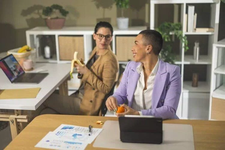 Những mối quan hệ mới sẽ giúp bạn giảm bớt căng thẳng. Nguồn: Internet. Những mối quan hệ mới sẽ giúp bạn giảm bớt căng thẳng. Nguồn: Internet.