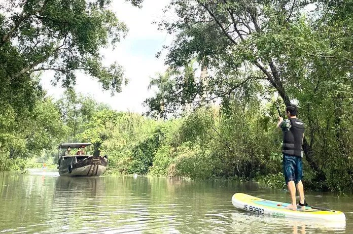 Chèo sup tại Bamboo Garden (Ảnh: Bamboo Garden) Chèo sup tại Bamboo Garden (Ảnh: Bamboo Garden)