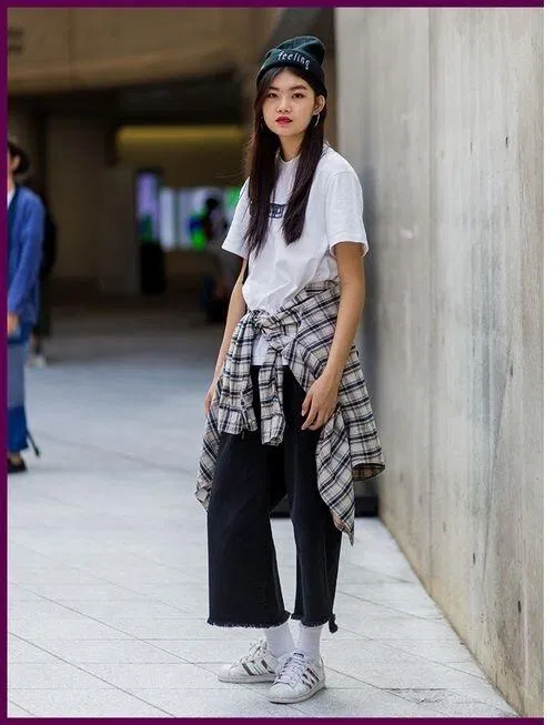 Biến áo sơ mi thành phụ kiện(Nguồn: Internet) Biến áo sơ mi thành phụ kiện(Nguồn: Internet)