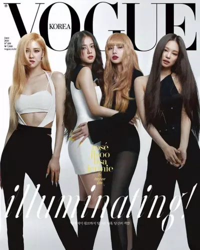 Trang bìa Vogue Korea tháng 6 năm 2021 của BLACKPINK được chụp bởi Kim Hee June | @kimheejune/ Instagram
