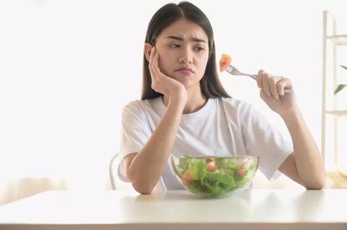 Ăn uống không điều độ ảnh hưởng xấu đến sức khỏe (Nguồn: Internet) Ăn uống không điều độ ảnh hưởng xấu đến sức khỏe (Nguồn: Internet)