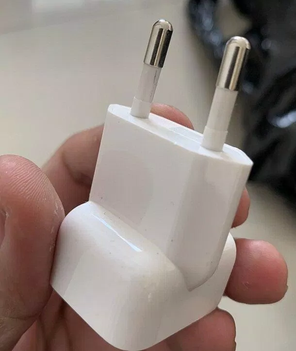 Chân cắm cũng có thể nói lên chất lượng của bộ sạc (Ảnh: Internet). Chân cắm cũng có thể nói lên chất lượng của bộ sạc (Ảnh: Internet).