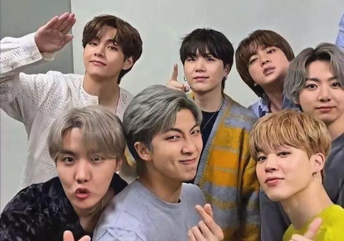 For Youth là giai điệu vang lên niềm tự hào về mối liên kết bền chặt giữa BTS và Army.  (Nguồn ảnh: Internet)